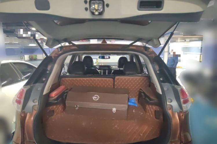 Used Nissan X-Trail 2015 2.5L CVT Leading MAX Edition 4WD Trunk