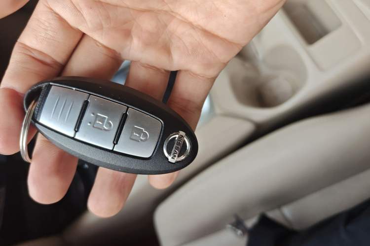 Used Nissan X-Trail 2015 2.0L CVT Comfort MAX Edition 2WD Vehicle Key