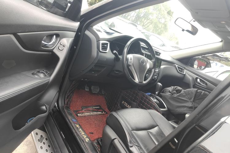 Used Nissan X-Trail 2015 2.0L CVT Comfort MAX Edition 2WD Driver Seat