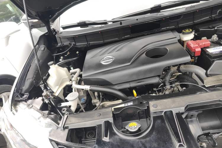 Used Nissan X-Trail 2015 2.0L CVT Comfort MAX Edition 2WD Engine Bay Right