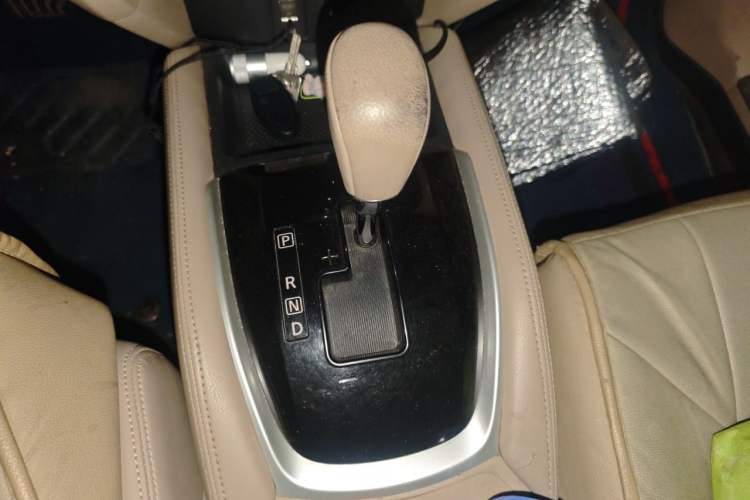 Used Nissan X-Trail 2015 2.5L CVT Leading MAX Edition 4WD Gear Lever