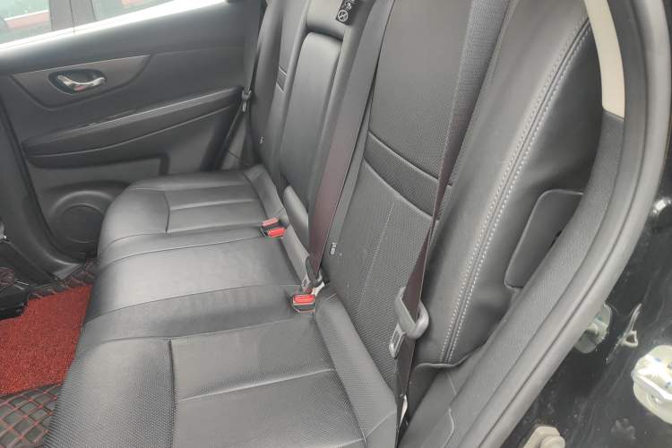 Used Nissan X-Trail 2015 2.0L CVT Comfort MAX Edition 2WD Left Rear Seat