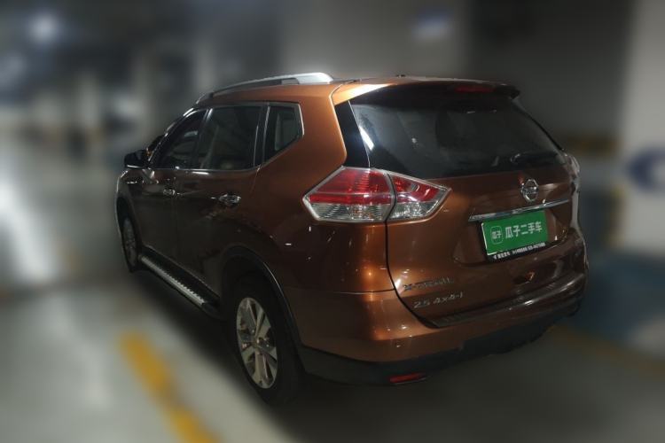 Used Nissan X-Trail 2015 2.5L CVT Leading MAX Edition 4WD Rear Left 45 Deg