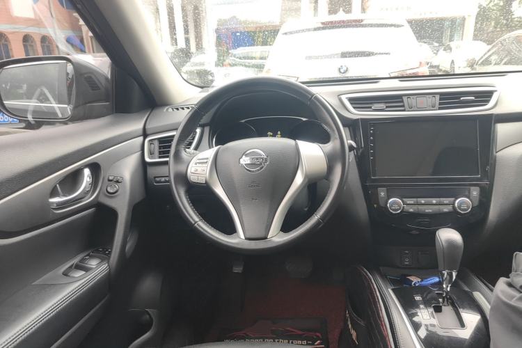 Used Nissan X-Trail 2015 2.0L CVT Comfort MAX Edition 2WD Steering Wheel