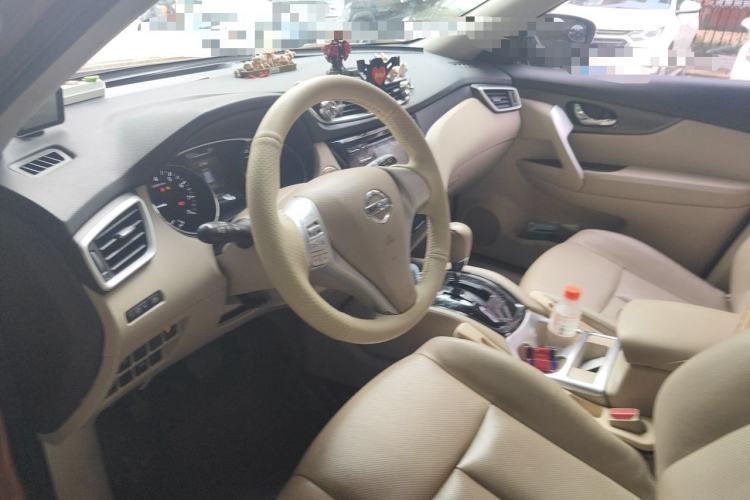 Used Nissan X-Trail 2015 2.0L CVT Comfort MAX Edition 2WD Steering Wheel
