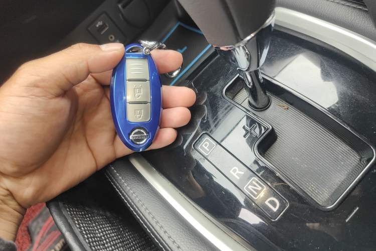 Used Nissan X-Trail 2015 2.0L CVT Comfort MAX Edition 2WD Vehicle Key