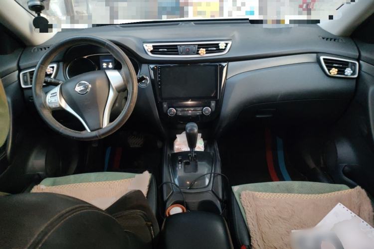 Used Nissan X-Trail 2015 2.0L CVT Comfort MAX Edition 2WD Center Console