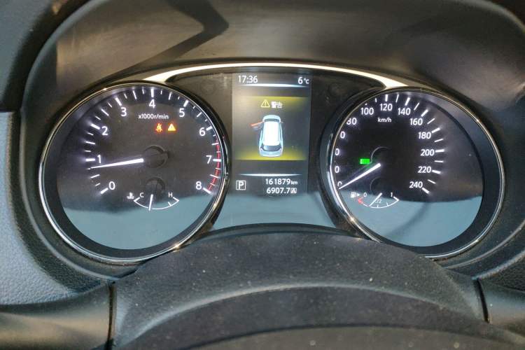 Used Nissan X-Trail 2015 2.0L CVT Comfort MAX Edition 2WD Instrument Cluster