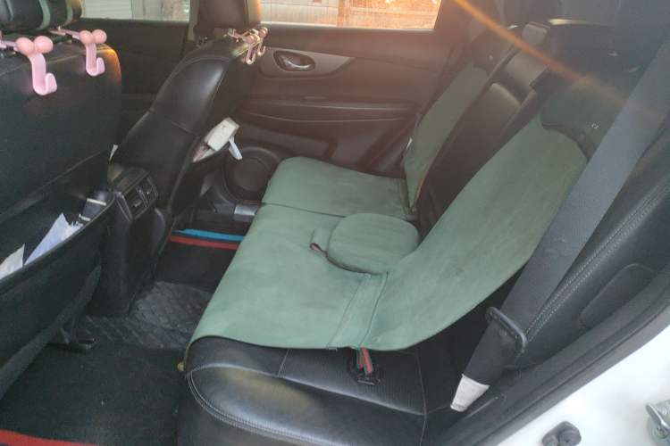 Used Nissan X-Trail 2015 2.0L CVT Comfort MAX Edition 2WD Left Rear Seat