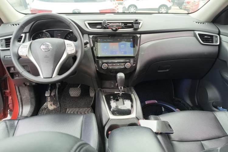 Used Nissan X-Trail 2015 2.0L CVT Comfort MAX Edition 2WD Center Console