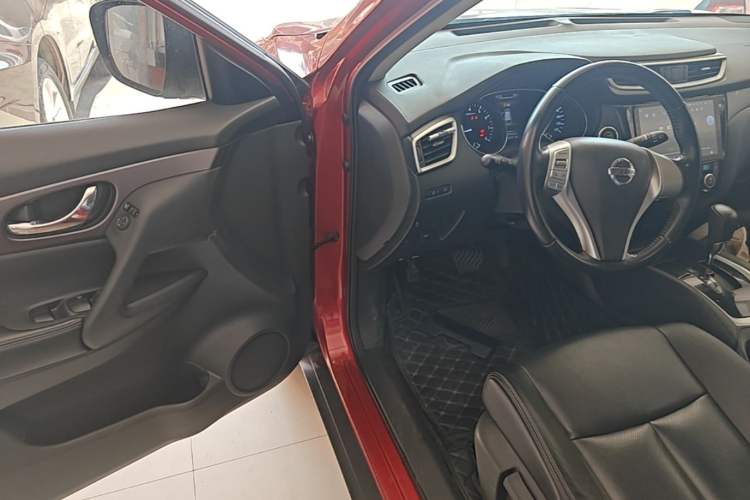 Used Nissan X-Trail 2015 2.0L CVT Comfort MAX Edition 2WD Driver Seat