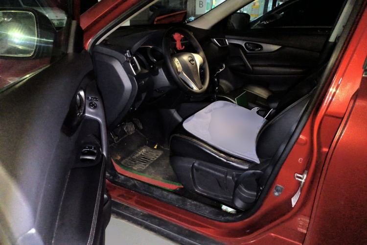Used Nissan X-Trail 2015 2.0L CVT Comfort MAX Edition 2WD Driver Seat