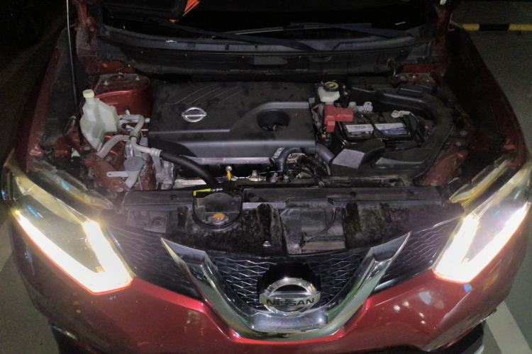 Used Nissan X-Trail 2015 2.0L CVT Comfort MAX Edition 2WD Engine Bay