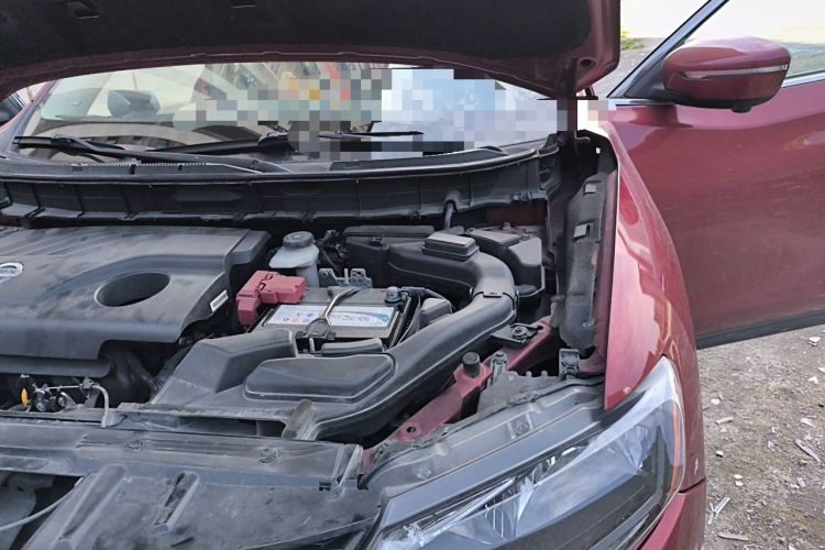 Used Nissan X-Trail 2015 2.0L CVT Comfort MAX Edition 2WD Engine Bay Left