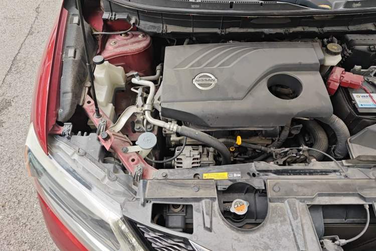 Used Nissan X-Trail 2015 2.0L CVT Comfort MAX Edition 2WD Engine Bay Right