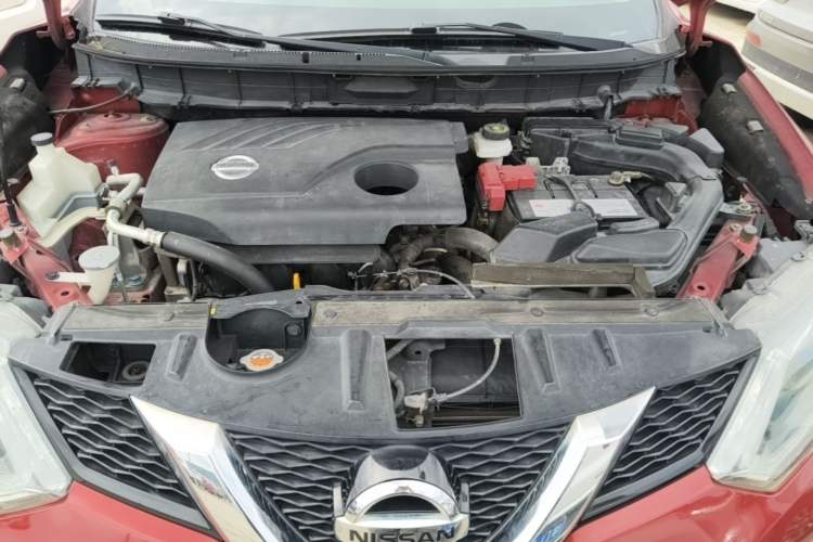 Used Nissan X-Trail 2015 2.0L CVT Comfort MAX Edition 2WD Engine Bay
