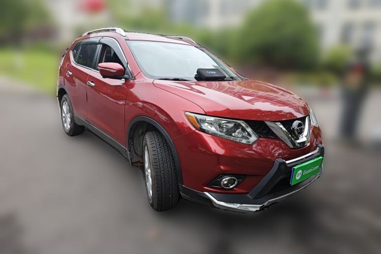 Used Nissan X-Trail 2015 2.0L CVT Comfort MAX Edition 2WD Front Right 45 Deg