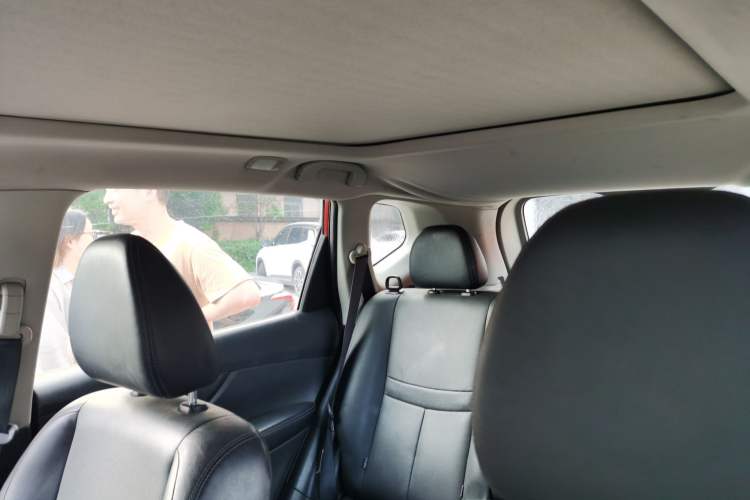 Used Nissan X-Trail 2015 2.0L CVT Comfort MAX Edition 2WD Headliner