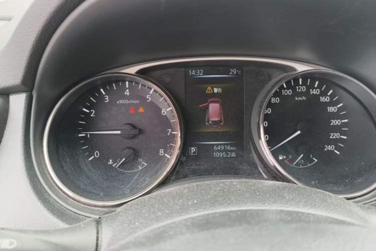 Used Nissan X-Trail 2015 2.0L CVT Comfort MAX Edition 2WD Instrument Cluster