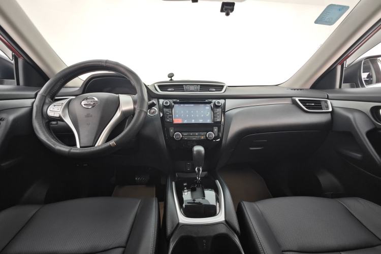 Used Nissan X-Trail 2015 2.0L CVT Comfort MAX Edition 2WD Interior 3