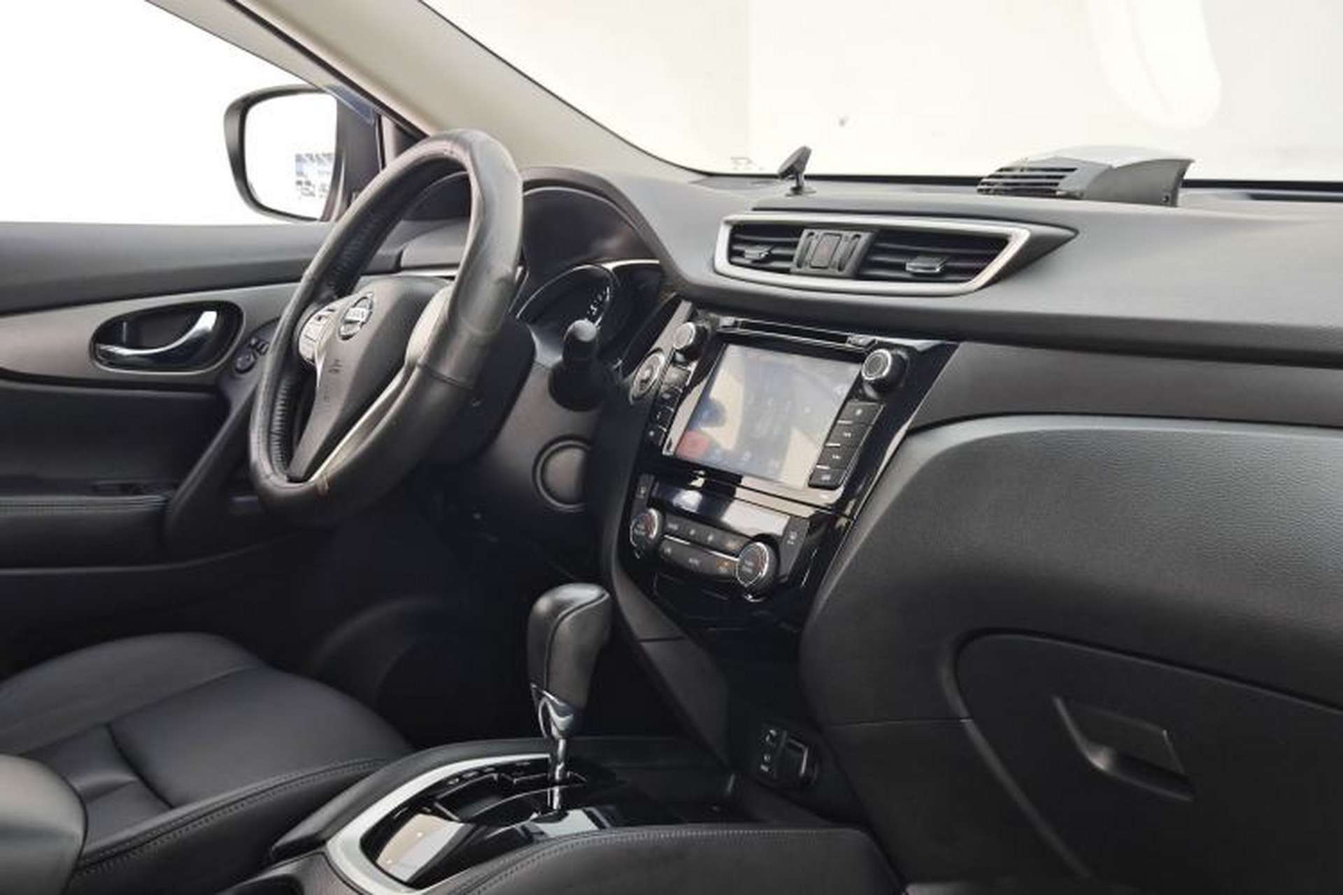 Used Nissan X-Trail 2015 2.0L CVT Comfort MAX Edition 2WD Interior 6
