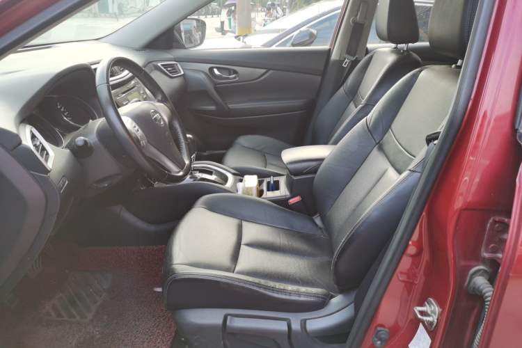 Used Nissan X-Trail 2015 2.0L CVT Comfort MAX Edition 2WD Left Front Seat