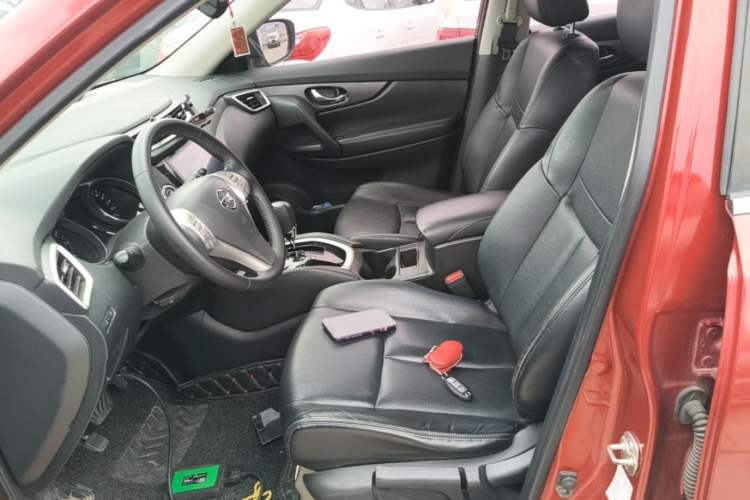 Used Nissan X-Trail 2015 2.0L CVT Comfort MAX Edition 2WD Left Front Seat