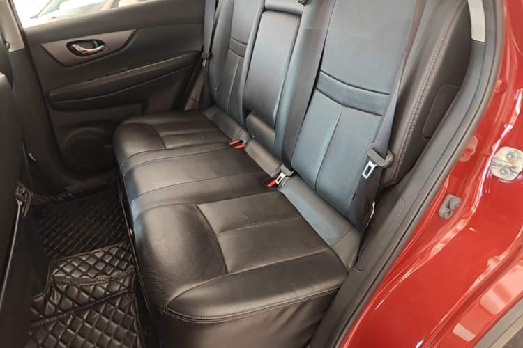 Used Nissan X-Trail 2015 2.0L CVT Comfort MAX Edition 2WD Left Rear Seat