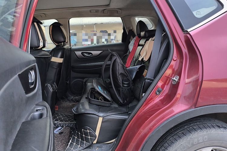 Used Nissan X-Trail 2015 2.0L CVT Comfort MAX Edition 2WD Left Rear Seat