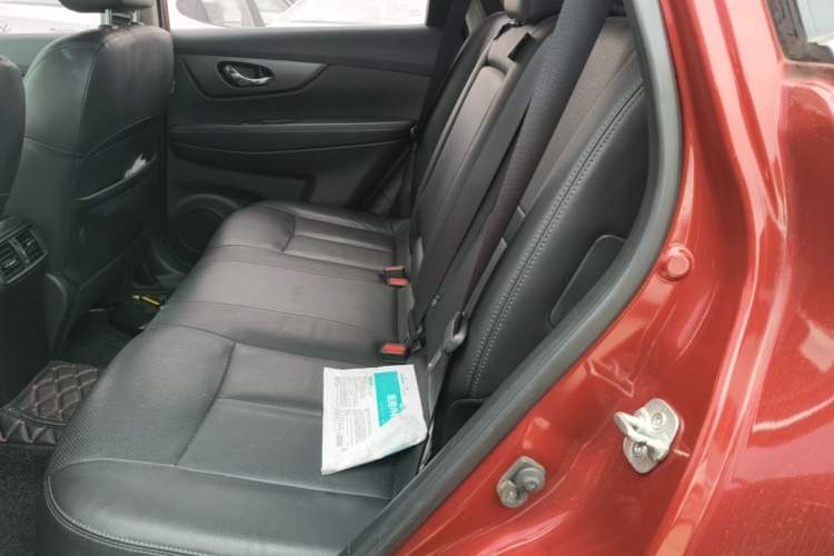 Used Nissan X-Trail 2015 2.0L CVT Comfort MAX Edition 2WD Left Rear Seat