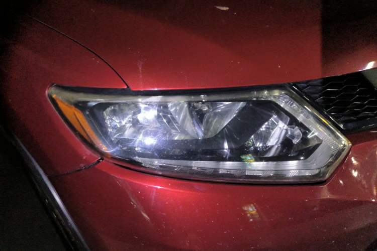 Used Nissan X-Trail 2015 2.0L CVT Comfort MAX Edition 2WD Right Front Headlight