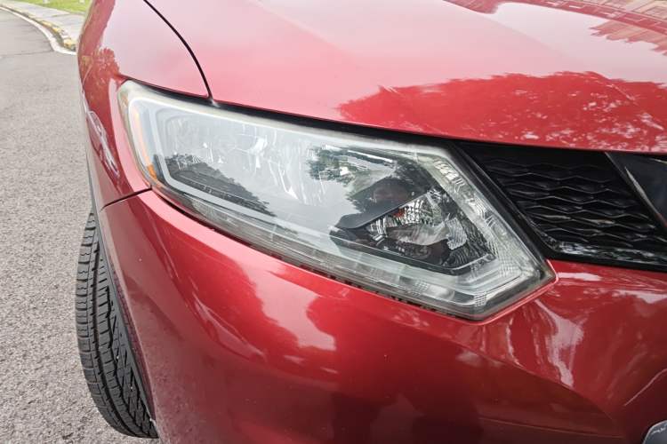 Used Nissan X-Trail 2015 2.0L CVT Comfort MAX Edition 2WD Right Front Headlight