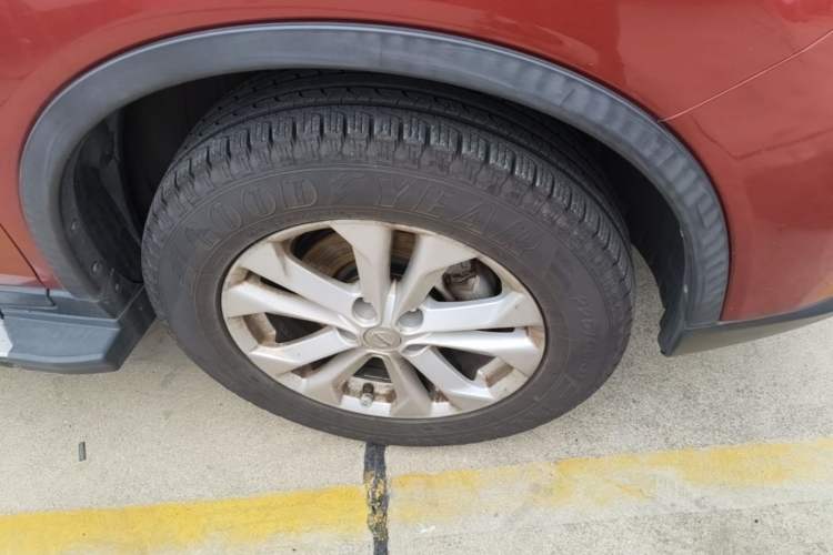 Used Nissan X-Trail 2015 2.0L CVT Comfort MAX Edition 2WD Right Front Wheel Hub