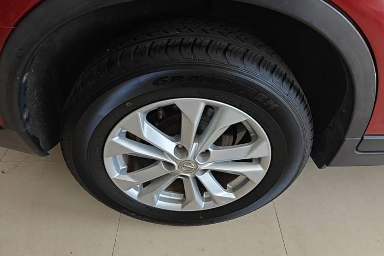 Used Nissan X-Trail 2015 2.0L CVT Comfort MAX Edition 2WD Right Rear Wheel Hub