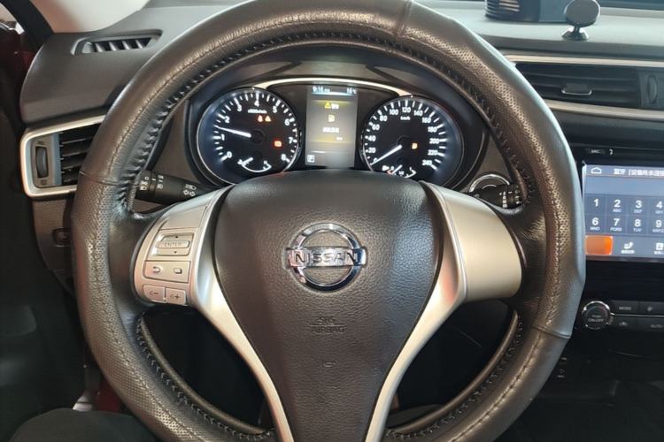 Used Nissan X-Trail 2015 2.0L CVT Comfort MAX Edition 2WD Steering Wheel