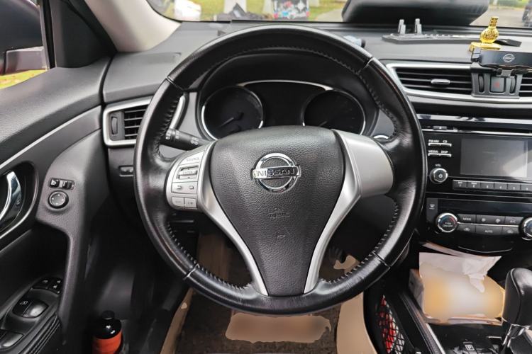Used Nissan X-Trail 2015 2.0L CVT Comfort MAX Edition 2WD Steering Wheel