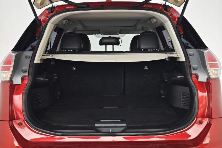 Used Nissan X-Trail 2015 2.0L CVT Comfort MAX Edition 2WD Trunk