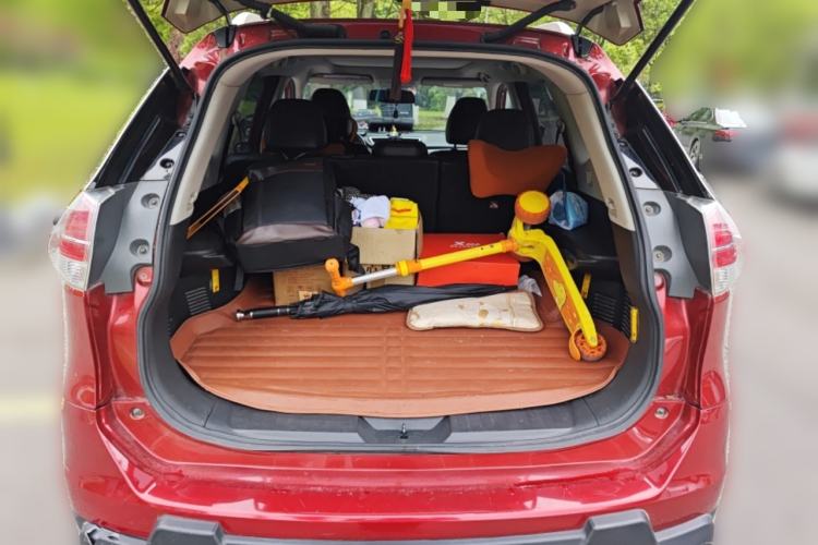 Used Nissan X-Trail 2015 2.0L CVT Comfort MAX Edition 2WD Trunk
