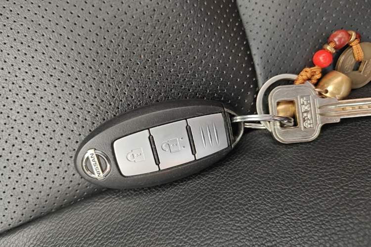 Used Nissan X-Trail 2015 2.0L CVT Comfort MAX Edition 2WD Vehicle Key