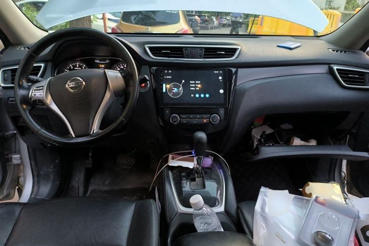 Used Nissan X-Trail 2015 2.0L CVT Comfort MAX Edition 2WD Center Console