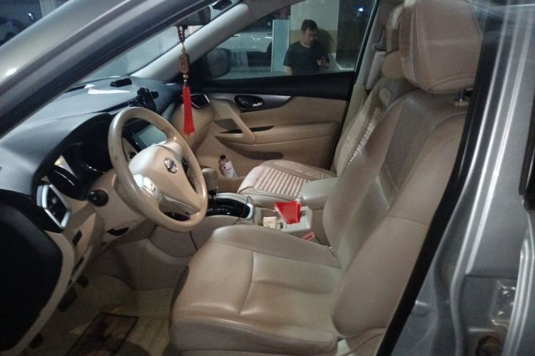 Used Nissan X-Trail 2015 2.0L CVT Comfort MAX Edition 2WD Driver Seat