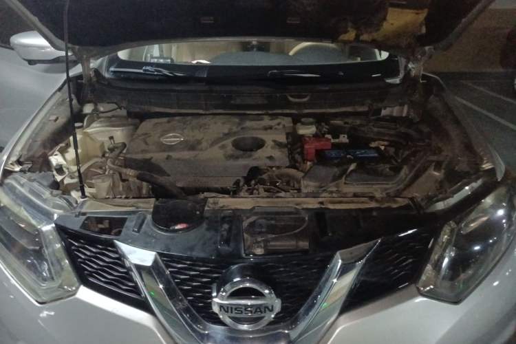 Used Nissan X-Trail 2015 2.0L CVT Comfort MAX Edition 2WD Engine Bay