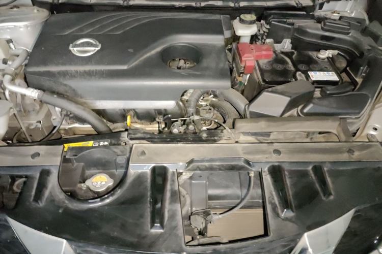 Used Nissan X-Trail 2015 2.0L CVT Comfort MAX Edition 2WD Engine Bay