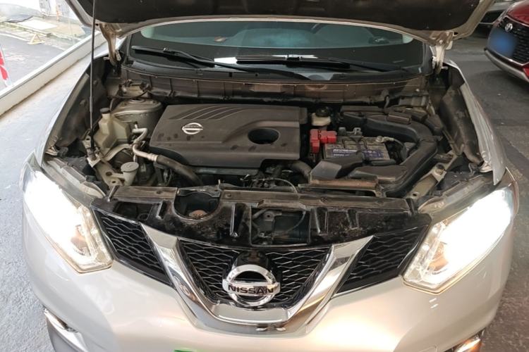 Used Nissan X-Trail 2015 2.0L CVT Comfort MAX Edition 2WD Engine Bay