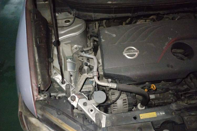 Used Nissan X-Trail 2015 2.0L CVT Comfort MAX Edition 2WD Engine Bay Right
