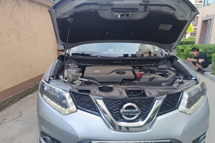 Used Nissan X-Trail 2015 2.0L CVT Comfort MAX Edition 2WD Engine Bay Right