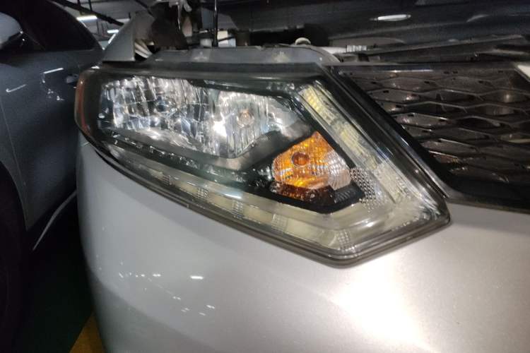 Used Nissan X-Trail 2015 2.0L CVT Comfort MAX Edition 2WD Exterior 6