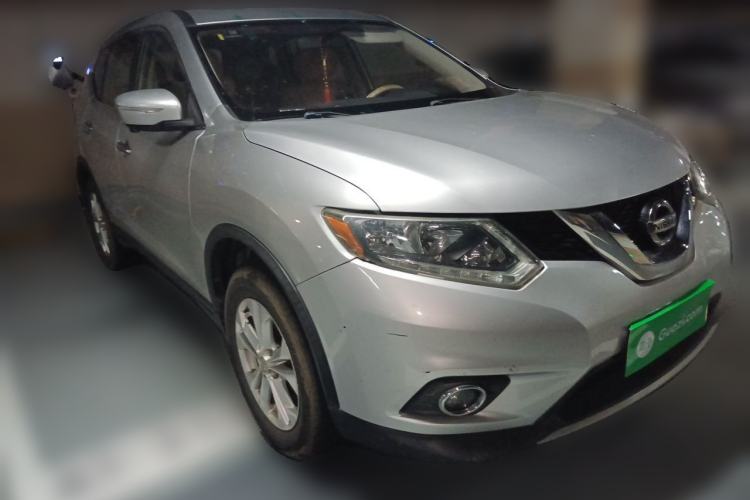 Used Nissan X-Trail 2015 2.0L CVT Comfort MAX Edition 2WD Front Right 45 Deg
