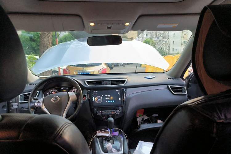 Used Nissan X-Trail 2015 2.0L CVT Comfort MAX Edition 2WD Headliner