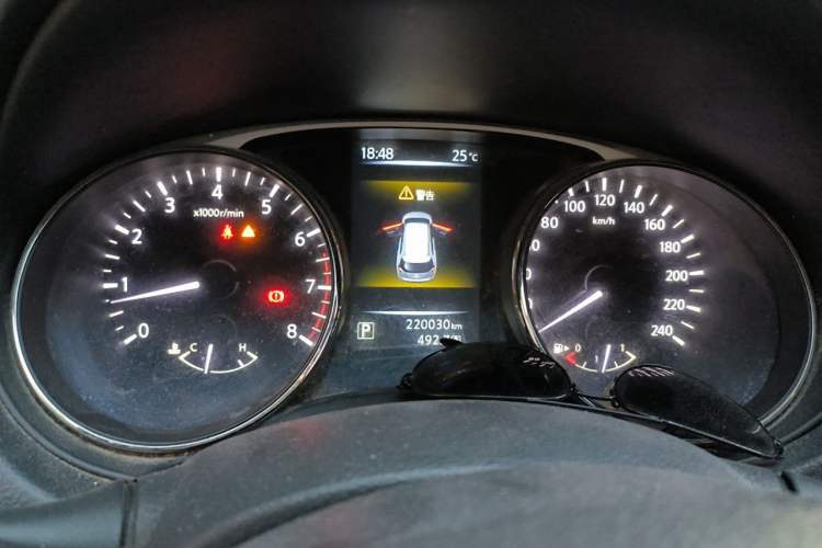Used Nissan X-Trail 2015 2.0L CVT Comfort MAX Edition 2WD Instrument Cluster